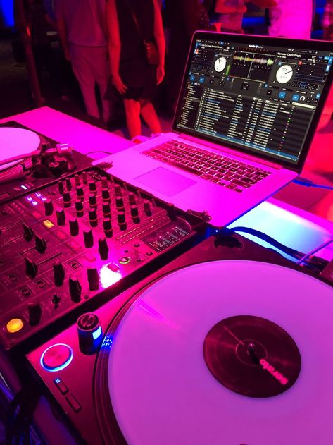 Glow DJ Booth, 2 Pioneer PLX 100o turntables, Pioneer DJM-900NXS Macbook pro Serato DJ Pro Pink Dj Booth, Pink Dj Aesthetic, Dj Booth Aesthetic, Dj Aesthetic Wallpaper, Dj Setup Aesthetic, Girl Dj Aesthetic, Dj Board, Dj Aesthetic, Jam Room