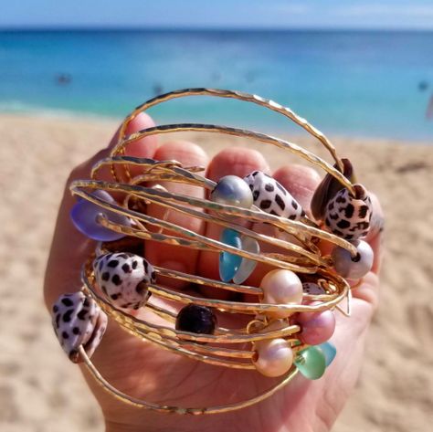 Kaha'i Made Hawaiian Bangles Spiritual Bangle Jewelry For Beach, Handmade Beach Bangle Jewelry, Playful Beach Bangle Jewelry, Seashell Bangles, Hawaii Bangles, Hawaiian Bangle Bracelets, Hawaiian Bangles, Hawaiian Bangles Gold, Shell Bangles