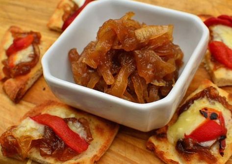 Sweet Onion Jam, Caramelized Onion Jam, Grilled Cheese Party, Vidalia Onion Recipes, Onion Jam Recipe, Savory Jam, Simple Crockpot, Vidalia Onion, Onion Jam