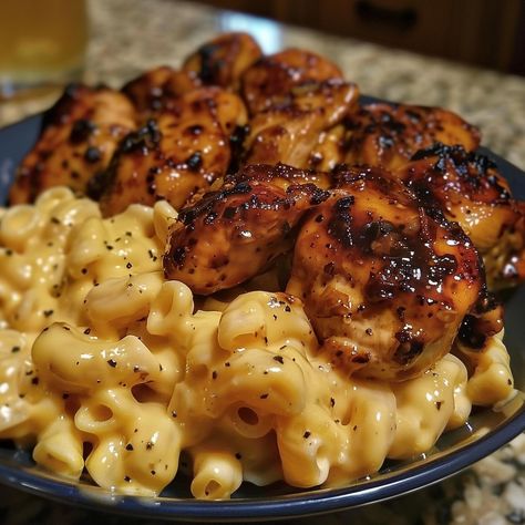 Sweet and Spicy Honey Pepper Chicken: a dish that tantalizes the taste buds with its perfect blend of sweetness and heat, making it a beloved choice for many. This ... Read more Chicken And Macaroni, Supper Idea, Honey Pepper Chicken, Healthy Board, Pork Meals, 2024 Recipes, Blackened Chicken, Fast Dinner Recipes, Spicy Honey