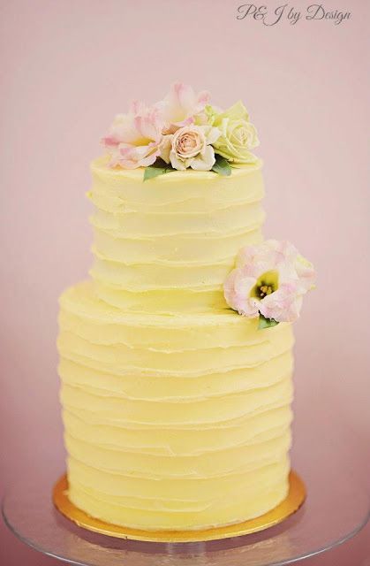 LOVE the colour Haldi Cake Design, Haldi Cake, Succulent Wedding Cake, Succulent Wedding Cakes, Yellow Wedding Cake, Cactus Cake, Succulent Wedding, Dessert Tables, Yellow Cake