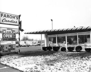 Faroh's Chocolates, Lorain, Ohio FRENCH CHOCOLATES! Remember my dad took me there once and I got to watch the chocolate Easter bunnies go down the assembly line. Lorain Ohio, Elyria Ohio, Ohio History, Retro Stuff, Easter Bunnies, Retail Stores, My Town, Cleveland Ohio, History Facts