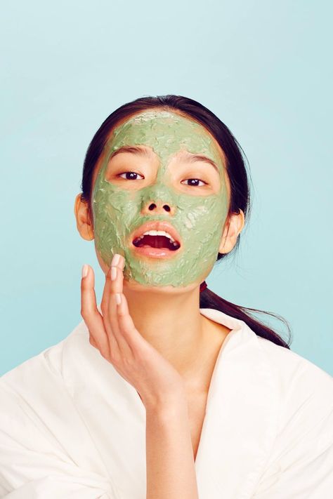 How to Detox Your Skin Like a Pro Aesthetic Skin Care, Green Mask, Skin Care Aesthetic, Skincare Products Photography, Skin Detox, Care Aesthetic, Mascara Tips, Beauty Tips For Face, Popsugar Beauty