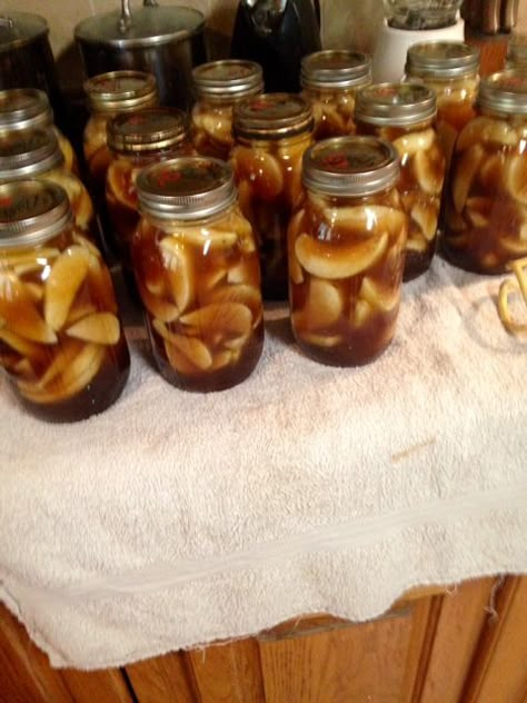 Canning Apple Crisp Filling, Canning Pie Filling, Apple Recipes For Canning, Caramel Apple Pie Filling, Canning Apple Pie Filling, Canning Corn, Freezing Recipes, Canning Apples, Making Jelly