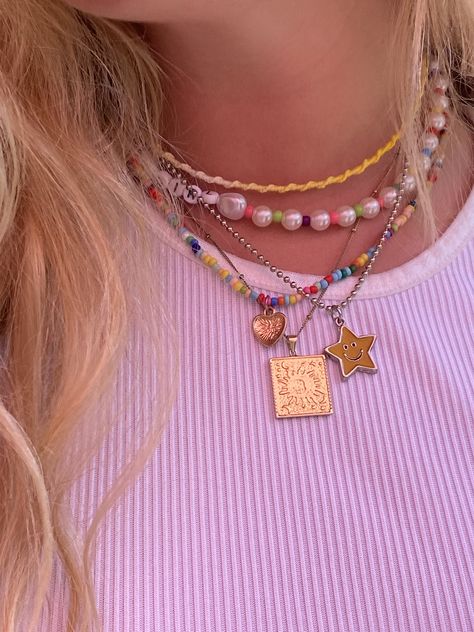 Preppy Jewelry, Indie Jewelry, Gold Girl, Nail Jewelry, Girly Accessories, Popular Jewelry, Colorful Jewelry, Gold Necklaces, Mode Inspo