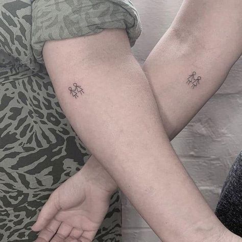 Cute Sister Tattoos, Pair Tattoos, Matching Bff Tattoos, Maching Tattoos, Small Sister Tattoos, Twin Tattoos, Matching Friend Tattoos, Tattoos Matching, Cute Matching Tattoos