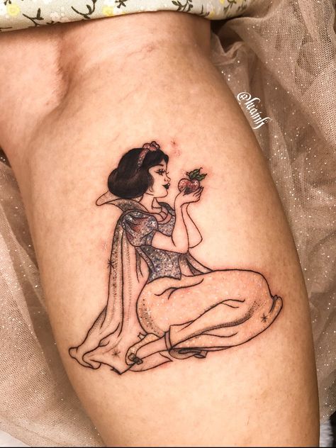 Tattoo Branca, Snow White Tattoo, Snow White Tattoos, Envelope Book, Glitter Tattoo, Show White, White Tattoo, Fine Line Tattoos, Anime Tattoos