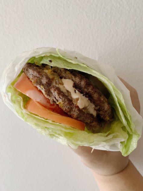 In n Out Animal Style Burgers - Whole30 and Paleo friendly. Here's a Whole30 remake of the infamous burgers from In n Out. A definite crowd pleaser! Animal Sauce, Animal Style Sauce, Meatloaf Burgers, Paleo Recipes Easy, Veggie Dip, Paleo Whole 30, Whole 30 Recipes, Asian Dishes, Side Dishes Easy