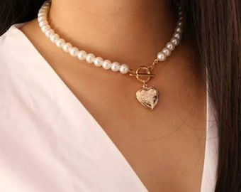 Elegant Choker, Gold Heart Locket, Pink Pearl Necklace, Pearl Necklace Vintage, Pearl Choker Necklace, Pearl Pendant Necklace, Pearl Choker, Heart Locket, Steel Necklace