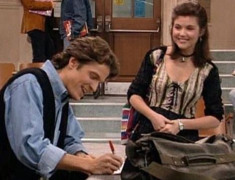 Kelly Kapowski College Years, Tiffani Amber Thiessen, Kelly Kapowski, Saved By The Bell, Early 2000s, 90s Fashion, Amber