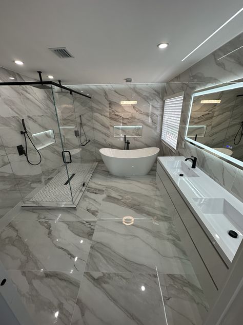 Bathroom Remodel With Tile Walls, Luxury Large Bathroom, Ensuite Shower Room Ideas Walk In, Modern House Design Aesthetic, Dream His And Her Bathroom, Grey And Marble Bathroom, Mirror In Shower Ideas, Classy Flooring, Large Tiles In Bathroom