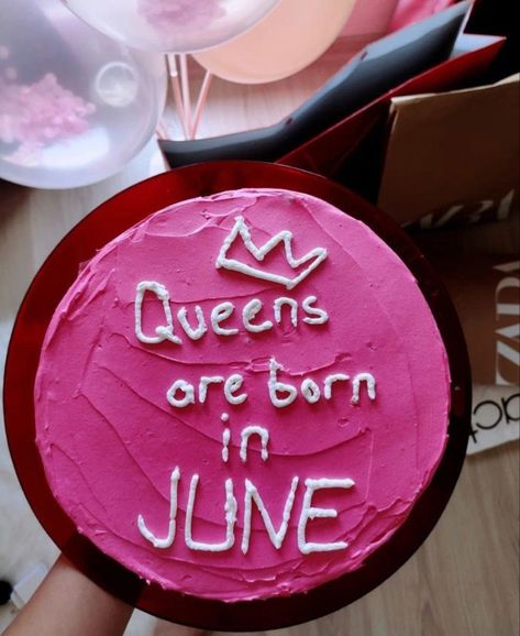 Birthday Cake Quotes, Cake Quotes, Born In June, Funny Birthday Cakes, 18th Birthday Cake, Mini Cakes Birthday, Birthday Cakes For Women, Queen Birthday, Creative Birthday Cakes