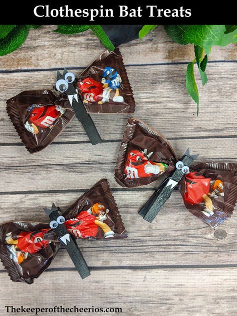 Bat Treats For Halloween, Bat Treats For Kids, Halloween Bat Treats, Halloween Classroom Treats Prepackaged, Non Food Birthday Favors For School, Prek Halloween Treats, Halloween Treats For Kids Goody Bags, Pre Packaged Halloween Treats, Halloween Candy Bags Diy