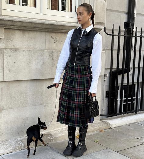 Sarah Lysander, Fits 2023, Funky Outfits, Mood Board Fashion, Fall Fits, Winter Fits, Kilt, Fashion Killa, Fitness Inspo