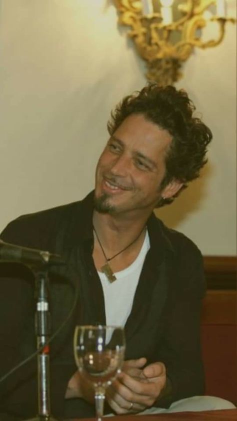 Chris Feeling Minnesota, Temple Of The Dog, Smiling Man, Beautiful Lyrics, When You Smile, Alice In Chains, Chris Cornell, Pearl Jam, Music Legends