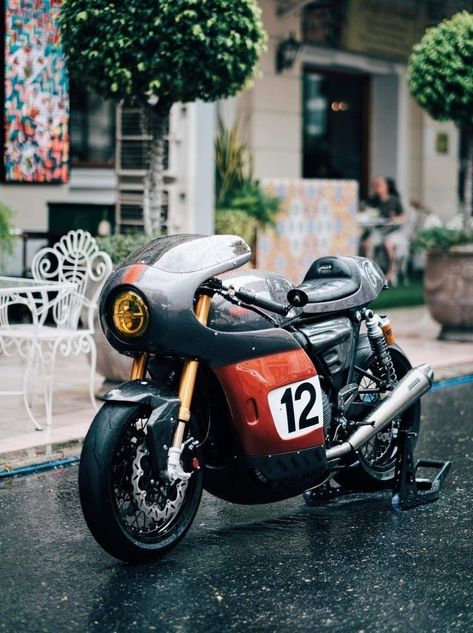 Triumph Thruxton Custom, Cafe Racer Fairing, Thruxton Rs, Thruxton Triumph, Cb 750 Cafe Racer, Sepeda Retro, Custom Bikes Cafe Racers, Triumph Cafe Racer, Triumph Bikes