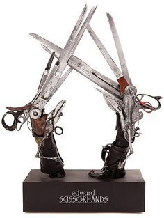 Edward Scissorhands Gloves, Edward Scissorhands Hands, Johnny Depp Edward Scissorhands, Edward Scissorhands Movie, Edward Scissor, Scissor Hands, Cult Classic Movies, Scissors Hand, Tim Burton Art