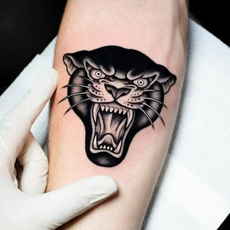 Traditional Panther Tattoo, Tattoo Mafia, Traditional Tattoo Stencils, Trad Tattoos, Knee Tattoos, Old School Tattoos, Traditional Black Tattoo, Jaguar Tattoo, Traditional Tattoo Inspiration