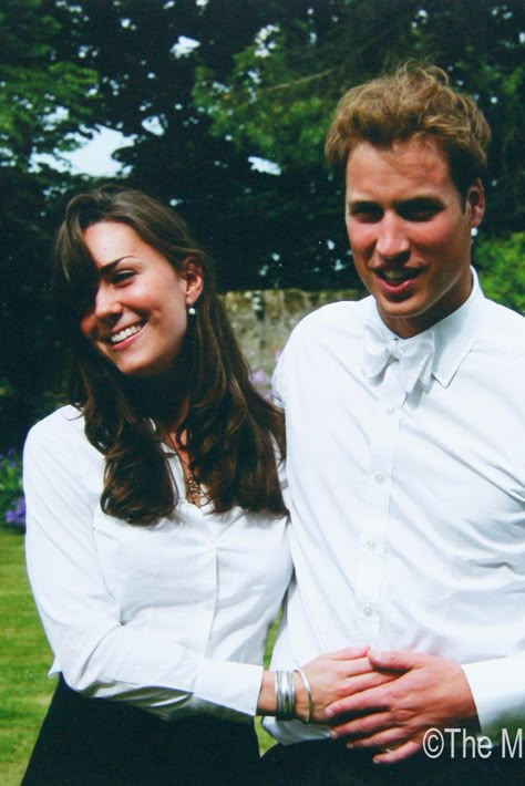 How Did Kate Middleton and Prince William Meet? Kate Middleton Family, Prinz George, Kate Und William, Duchesse Kate, Herzogin Von Cambridge, William E Kate, Princesse Kate Middleton, Looks Kate Middleton, Carole Middleton