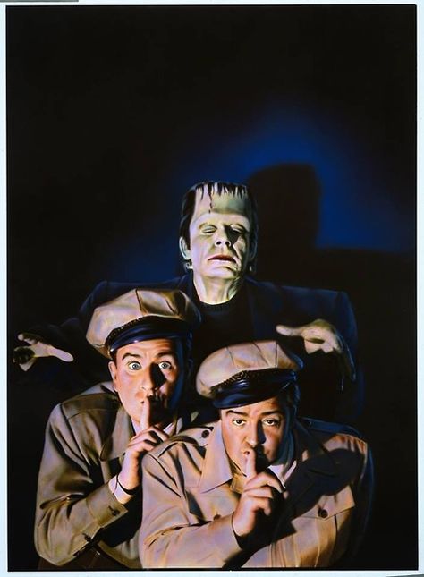 ABBOTT & COSTELLO MEET FRANKENSTEIN (1948) - Bud Abbott - Lou Costello - Lon Chaney - Bela Lugosi - Glenn Strange - Lenore Aubert - Jane Randolph - Directed by Charles Barton - Universal-International - VHS cover art. Ku Art, Movie Classics, Lon Chaney Jr, Funny Guys, Lon Chaney, Comedy Duos, Abbott And Costello, Famous Monsters, Classic Movie Posters