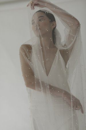 Unique Wedding Veils Long, Wedding Veil Ideas, Wedding Veil With Pearls, Veil Inspiration, Bridal Pearl Jewelry, Unique Wedding Veils, Pearl Wedding Veil, Veil With Pearls, Veil Ideas