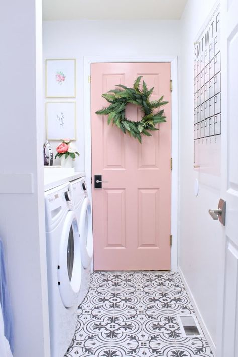 Simple Laundry, Pink Laundry, Pink Laundry Rooms, Pintu Interior, Laundry Room Tile, Painted Interior Doors, Farmhouse Laundry Room, Cute Dorm Rooms, Laundry Room Inspiration