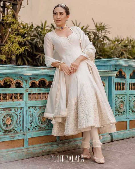 White Floral Anarkali, Embroidered Punjabi Suits, White Anarkali Dress, Ivory Anarkali, White Anarkali Suits, Floral Anarkali, White Anarkali, Punit Balana, Karishma Kapoor