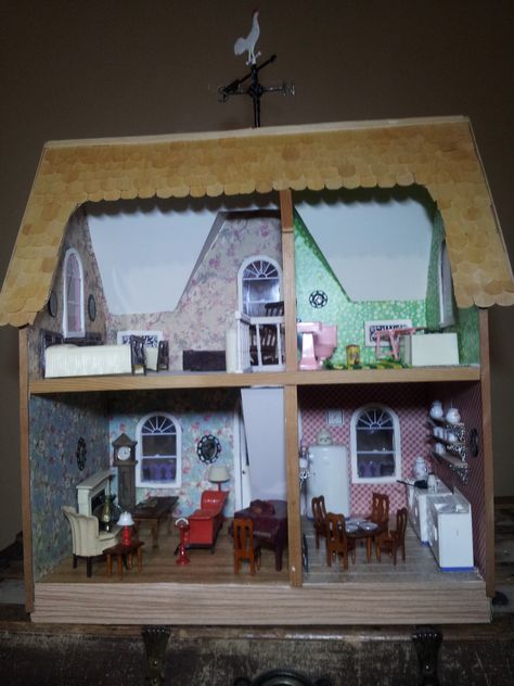 The Arthur Dollhouse Arthur Dollhouse, Greenleaf Dollhouse, Gothic Dollhouse, Miniature Building, Tiny Stuff, Dollhouse Diy, Dollhouse Ideas, Dollhouse Miniatures Diy, Dolls House Interiors