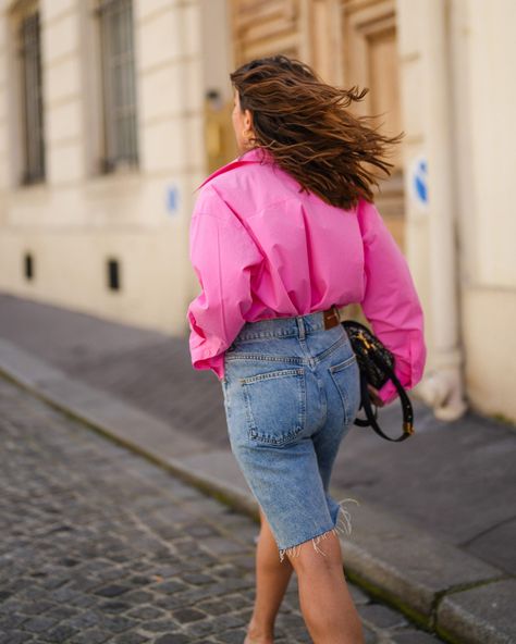 We all need a few failsafe ways to wear shorts throughout the summer, so our editors put together a list of 9 easy looks that feel so fresh. Long Denim Shorts, 2022 Outfits, Types Of Shorts, Hot Outside, Heels Outfits, Frayed Denim, So Fresh, Denim Cutoff Shorts, Denim Cutoffs