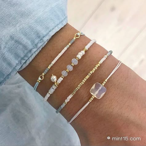 Mint15 ® ✦ Emilie (@mint15jewelry) • Instagram photos and videos Black Beaded Jewelry Gold, Bracelet Set Ideas, Stone Bracelet Ideas, Handmade Bracelets Ideas, Handmade Jewellery Ideas, Bracelets With Stones, Bracelets Inspiration, Bracelet Stones, Fine Bracelet