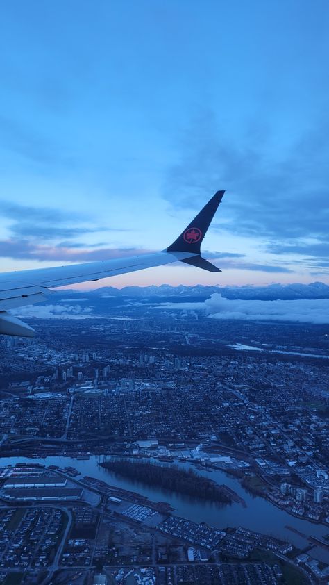 8:30am landing in Vancouver, Canada Canada Vision Board, Canada Airplane, Vancouver Wallpaper, Airport Pics, Themed Candles, Whistler Blackcomb, Student Pilot, Ski Bums, Toronto Travel