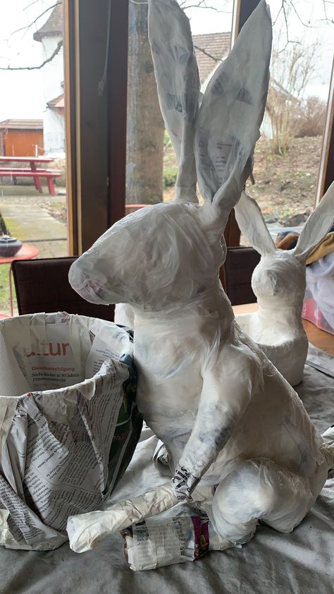 Paper Mache Rabbit Diy, Paper Mache Bunnies, Papier Mache Rabbit, Paper Mache Sculpture Ideas, Paper Mache Rabbit, Paper Mache Bunny, Papier Mache Sculpture, Whimsical Garden Decor, Mini Funny