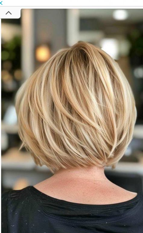 Back Of Bob Haircut Layered, Dramatic Stacked Bob, Short Layer Bob Haircut, Very Short Layered Bob, Short Round Layers, Inverted Layered Bob, Back View Of Bob Hairstyles, Chin Length Hair With Layers, Layered Bobs For Fine Hair