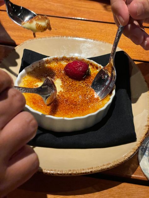 Yummiest crime brûlée recipe food aesthetic Creme Brulee Photography, Creme Brulee Aesthetic, Healthy Creme Brulee, Cream Brulee Aesthetic, Creme Brulee Photography Food Styling, Crème Brûlée Aesthetic, Creme Brulee No Torch, Aesthetic Creme Brulee, Girls Dinner