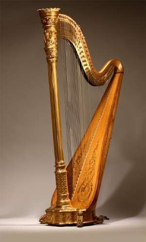 Oh my GEEZZZZZZZZZZZZZ<3 Old Musical Instruments, Celtic Harp, Harps Music, Instruments Art, Wedding Music, String Instruments, Music Room, Music Love, Harp