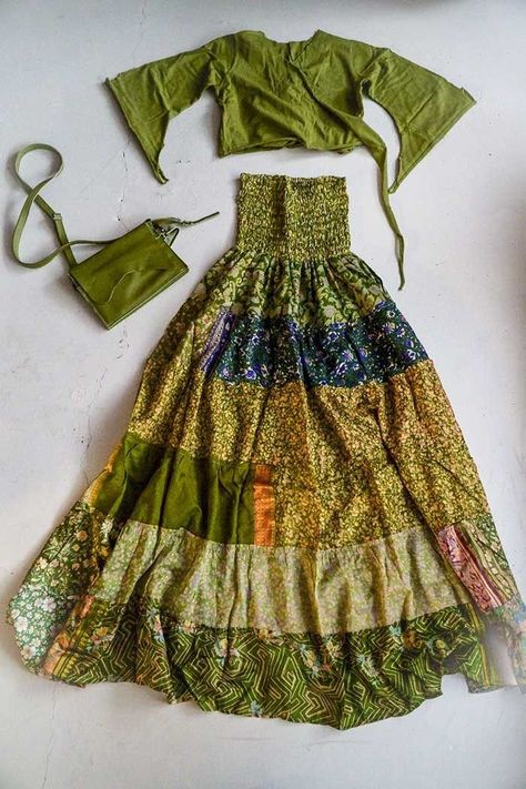 Downtown Walking Outfit, Green Hippie Dresses, Long Hippie Skirt, Hippy Outfit Ideas, Green 70s Outfit, Hippy Skirt Outfit, Hippie Inspo Outfit, Fancy Hippie Outfit, Frogcore Aesthetic Outfits