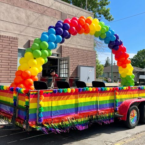 Juneteenth Parade Float Ideas, Parade Ideas For Walking, Parade Float Theme Ideas, Pride Parade Float Ideas, Pride Float Ideas, Float Designs Parade, Parade Car Decorations, Pride Parade Float, Pride Float