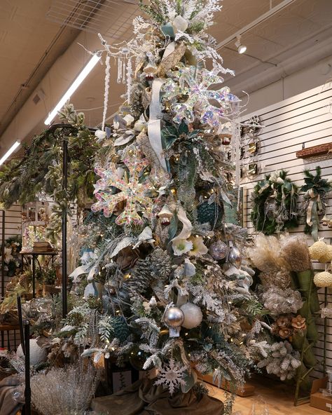 Christmas is here at Magnolias! Make spirits bright this holiday season with the Holiday Harmony Collection in-store or online! #christmastree #christmastreedecorating #christmasdecor #christmastips Snowflake Decoration, Snowflake Christmas Tree, Tree Inspiration, Fall Stem, Fall Accents, Holiday Fragrance, Christmas Tree Inspiration, Fall Ribbons, Snowflake Decorations