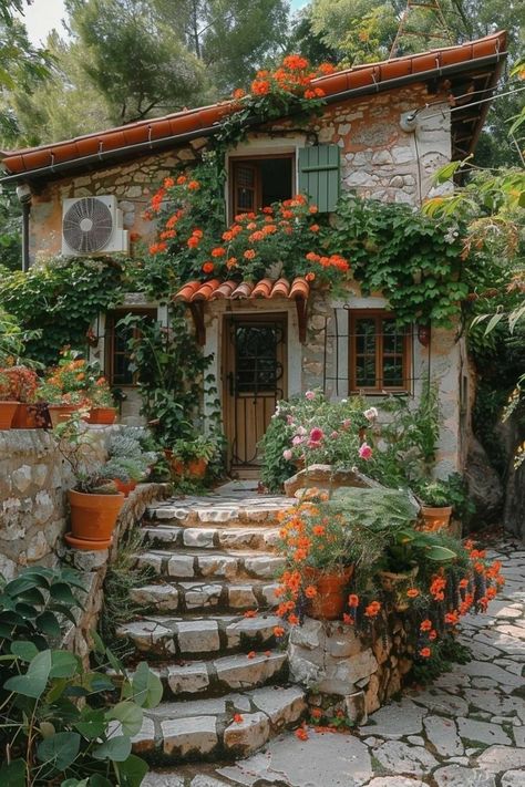 Italy Cottage, Small House Inspiration, Garden Shed Interiors, Fairytale Houses, Shabby Chic Garden, Small Cottages, Cottage Aesthetic, Dreamy Artwork, Innovative Architecture