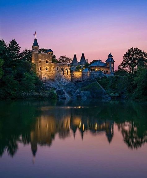 Belvedere Castle Central Park, Belvedere Castle, Frederick Law Olmsted, Industrial Loft Design, Visiting New York, Observation Deck, Visit New York, Modern Loft, Loft Design