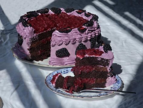 Chocolate Cake with Blackberry Compote & Chocolate Ganache Blackberry Compote, A Piece Of Cake, Piece Of Cake, Blackberry, Chocolate Cake, Frosting, Cake, Pink