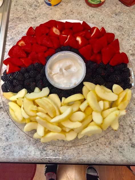 Pokeball Fruit Tray, Charmander Birthday Party Ideas, Pokemon Theme Cupcakes, Simple Pokemon Birthday Party, Picachu Theme Birthday, Pokemon Pool Party Ideas, Pokemon First Birthday Party, Pokemon Fruit Tray, Pokemon Birthday Desserts