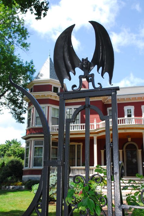 Stephen King's House - Bangor, ME I'd love to go there! My mom and dad did Steven King Quotes, Stephen King House, Stephen King Tattoos, Book Quotes Aesthetic, Stephen King Quotes, The Dead Zone, We All Float Down Here, Stephen Kings, Steven King