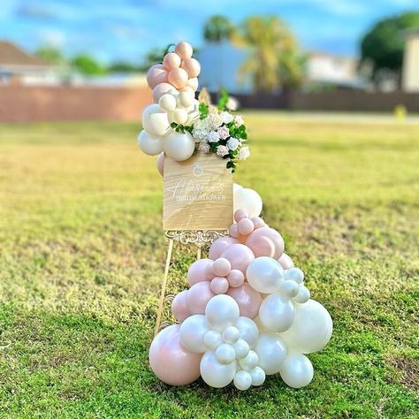 Welcome Board Balloon Decor, Balloon Garland Around Easel, Balloon Garland Welcome Sign, Welcome Sign Balloon Decor, Welcome Sign With Balloon Garland, Balloon Easel Display, Welcome Sign Balloon Garland, Welcome Sign With Balloons, Balloon Easel