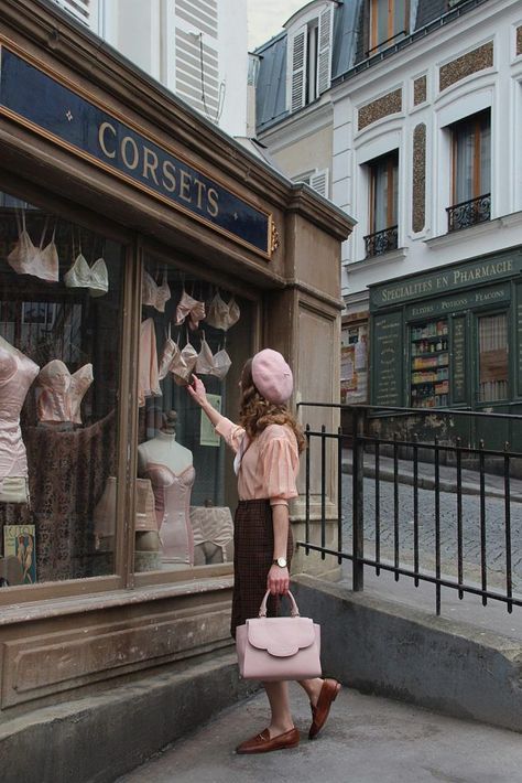 Vintage Parisian Aesthetic, Parisienne Aesthetic, French Girl Aesthetic, Life In Paris, French Aesthetic, Paris Dream, Parisian Aesthetic, Vintage Parisian, France Aesthetic