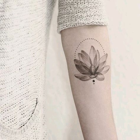 By #Iosep #lotusflower #xrayflower #lotus #xray Xray Flower Tattoo, Flower Tattoo Thigh, Xray Tattoo, Red Lotus Tattoo, Xray Flower, Om Tattoo Design, Dove Tattoos, Best Tattoo Ever, Tattoo Thigh