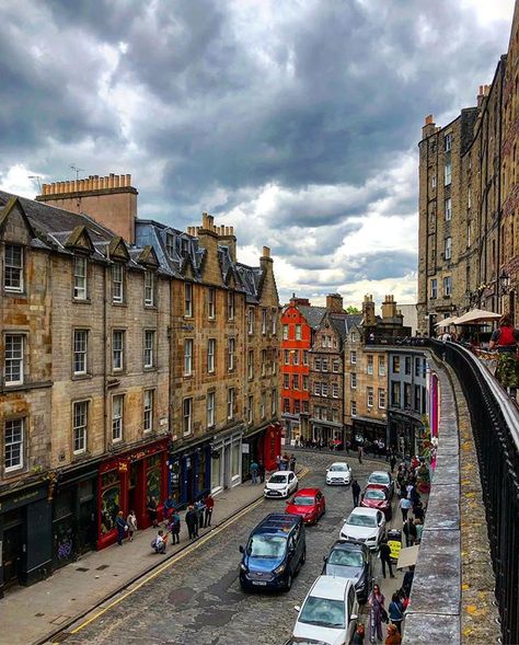 Edinburgh Scotland, Travel Bugs, Famous Places, My Favorite Part, Favorite City, Travel Aesthetic, Glasgow, Edinburgh, About Uk