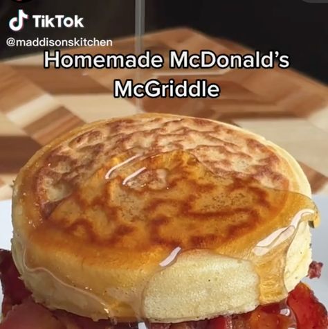 Pancake Hacks, Mcgriddle Pancakes Recipe, Pancake Sandwich, Mcdonalds Breakfast, Best Breakfast Sandwich, Griddle Cakes, Bacon Egg And Cheese, Dinner Sandwiches, Perfect Pancakes