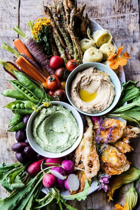 15 Crudités Platters We Want to Recreate This Summer Crudite Platter, Holiday Platters, Appetizers For Kids, Party Cooking, Boho Interior Design, Fall Snacks, Party Appetizers Easy, Halloween Appetizers, Charcuterie And Cheese Board