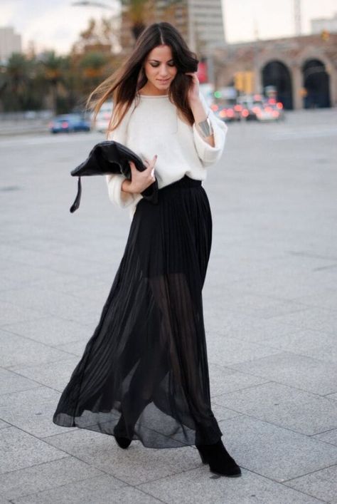 Sheer Maxi Skirt, Skirt Ideas, Maxi Rok, Black Maxi Skirt, Skirt Trends, Sheer Skirt, Looks Street Style, Outfit Trends, Skirt Outfit